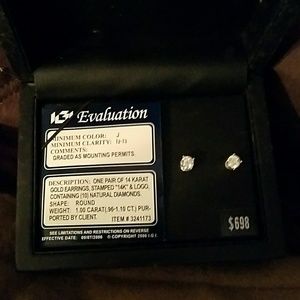 BEAUTIFUL 1 Carat Total Diamond Stud Earrings
